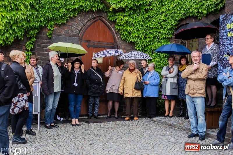 Zdjęcie w galerii na portalu naszraciborz.pl: Noc w raciborskim Muzeum ze starą fotografią wiadomości z regionu
