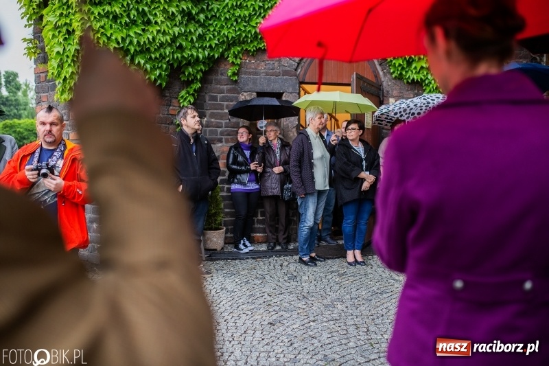 Zdjęcie w galerii na portalu naszraciborz.pl: Noc w raciborskim Muzeum ze starą fotografią wiadomości z regionu