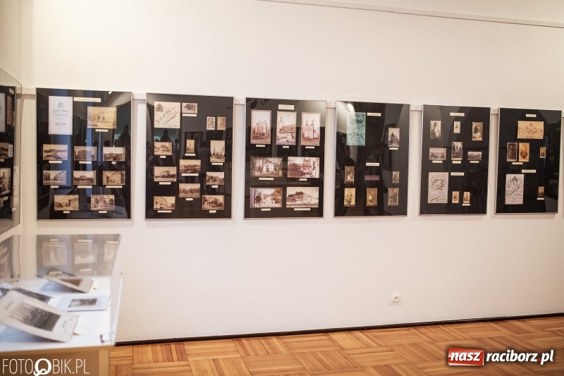 Zdjęcie w galerii na portalu naszraciborz.pl: Noc w raciborskim Muzeum ze starą fotografią wiadomości z regionu