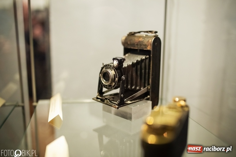 Zdjęcie w galerii na portalu naszraciborz.pl: Noc w raciborskim Muzeum ze starą fotografią wiadomości z regionu