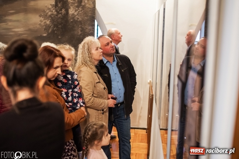 Zdjęcie w galerii na portalu naszraciborz.pl: Noc w raciborskim Muzeum ze starą fotografią wiadomości z regionu