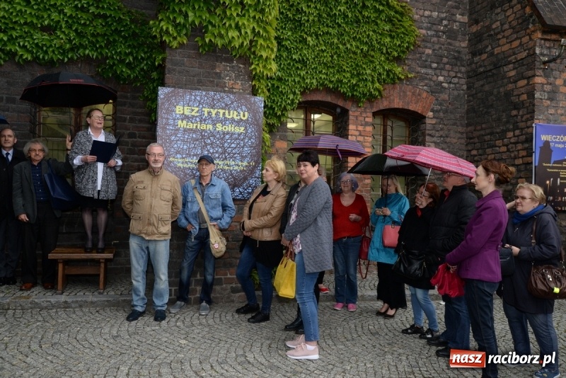 Zdjęcie w galerii na portalu naszraciborz.pl: Noc w raciborskim Muzeum ze starą fotografią wiadomości z regionu