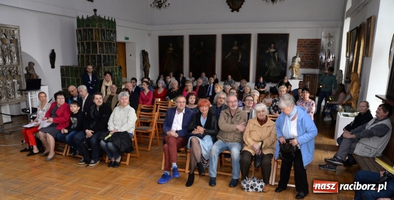 Zdjęcie w galerii na portalu naszraciborz.pl: Noc w raciborskim Muzeum ze starą fotografią wiadomości z regionu