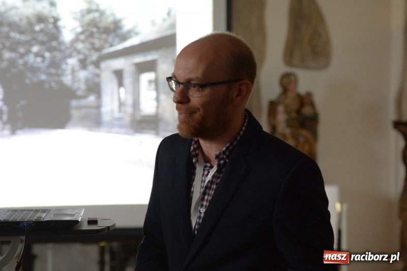 Zdjęcie w galerii na portalu naszraciborz.pl: Noc w raciborskim Muzeum ze starą fotografią wiadomości z regionu