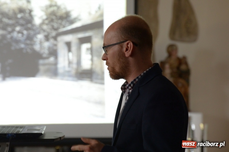Zdjęcie w galerii na portalu naszraciborz.pl: Noc w raciborskim Muzeum ze starą fotografią wiadomości z regionu