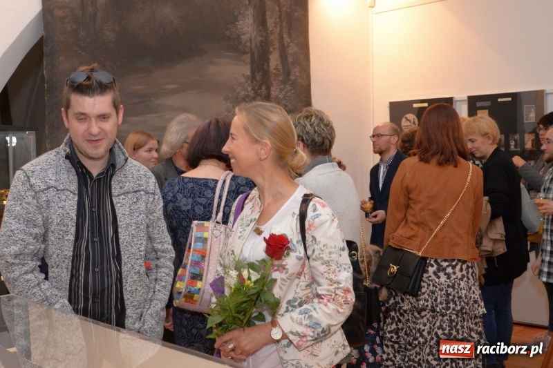 Zdjęcie w galerii na portalu naszraciborz.pl: Noc w raciborskim Muzeum ze starą fotografią wiadomości z regionu