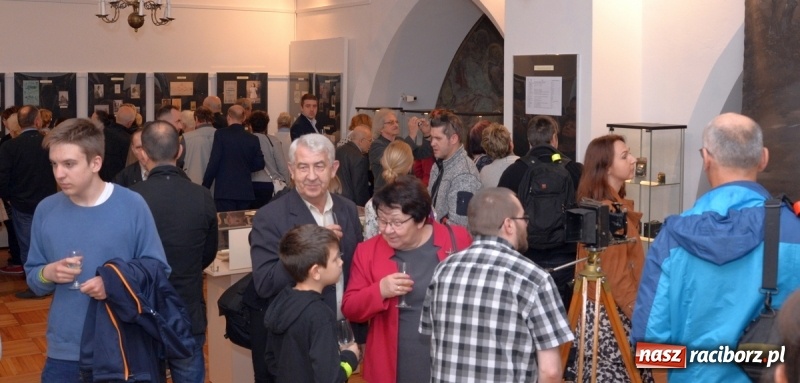 Zdjęcie w galerii na portalu naszraciborz.pl: Noc w raciborskim Muzeum ze starą fotografią wiadomości z regionu