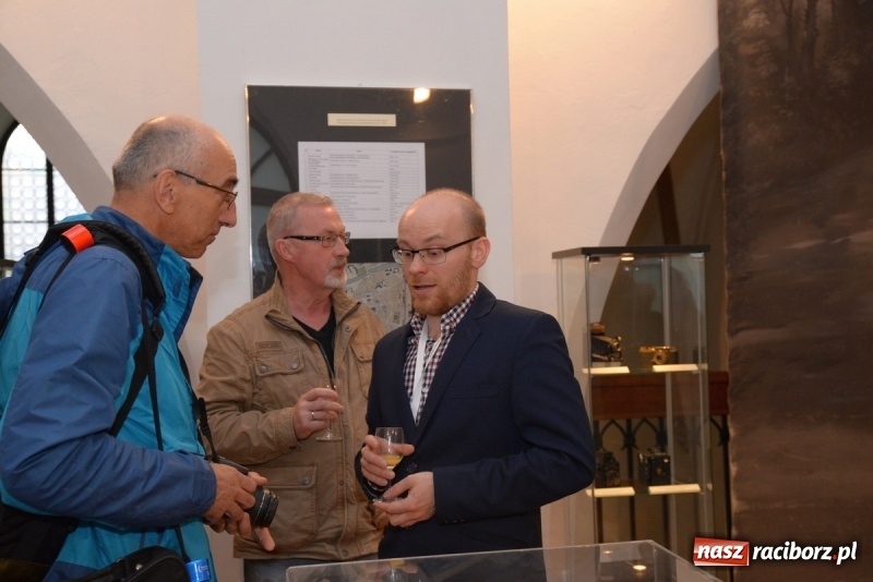 Zdjęcie w galerii na portalu naszraciborz.pl: Noc w raciborskim Muzeum ze starą fotografią wiadomości z regionu