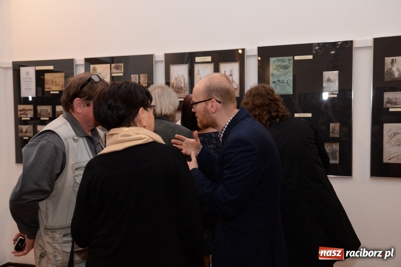 Zdjęcie w galerii na portalu naszraciborz.pl: Noc w raciborskim Muzeum ze starą fotografią wiadomości z regionu