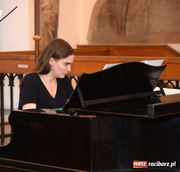 Zdjęcie w galerii na portalu naszraciborz.pl: Noc w raciborskim Muzeum ze starą fotografią wiadomości z regionu