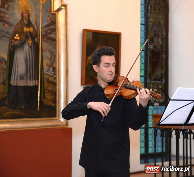 Zdjęcie w galerii na portalu naszraciborz.pl: Noc w raciborskim Muzeum ze starą fotografią wiadomości z regionu