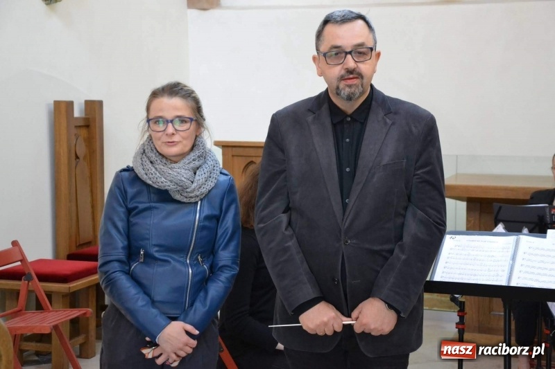 Zdjęcie w galerii na portalu naszraciborz.pl: Żeńska Orkiestra Kameralna zagrała w kaplicy zamkowej  wiadomości z regionu
