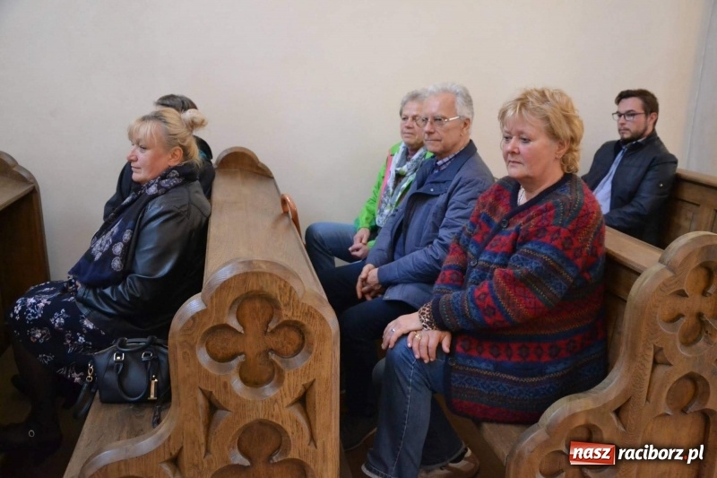 Zdjęcie w galerii na portalu naszraciborz.pl: Żeńska Orkiestra Kameralna zagrała w kaplicy zamkowej  wiadomości z regionu