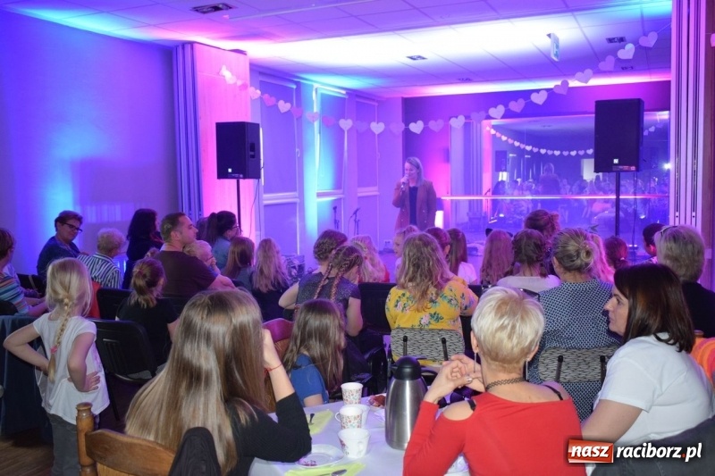 Zdjęcie w galerii na portalu naszraciborz.pl: Dla Ciebie Mamo w Kuźni Kultury  wiadomości z regionu