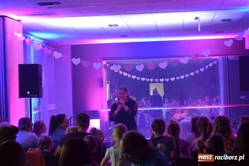 Zdjęcie w galerii na portalu naszraciborz.pl: Dla Ciebie Mamo w Kuźni Kultury  wiadomości z regionu