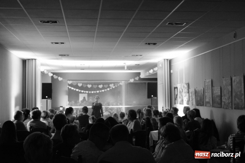 Zdjęcie w galerii na portalu naszraciborz.pl: Dla Ciebie Mamo w Kuźni Kultury  wiadomości z regionu