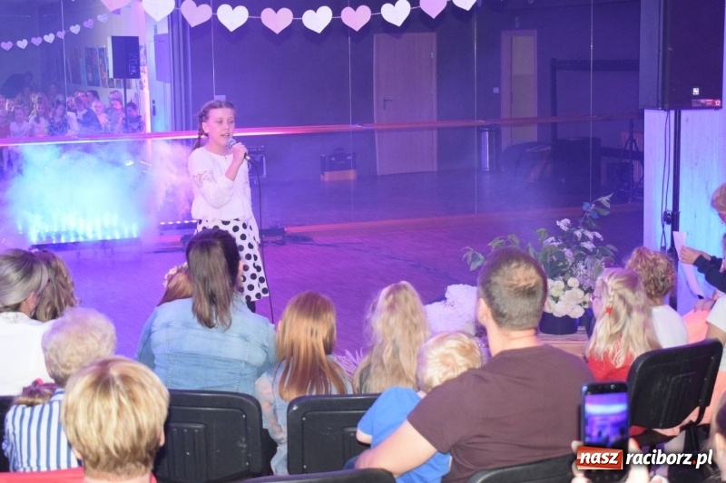 Zdjęcie w galerii na portalu naszraciborz.pl: Dla Ciebie Mamo w Kuźni Kultury  wiadomości z regionu