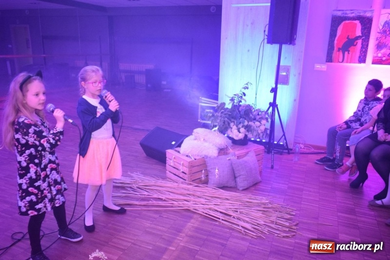 Zdjęcie w galerii na portalu naszraciborz.pl: Dla Ciebie Mamo w Kuźni Kultury  wiadomości z regionu
