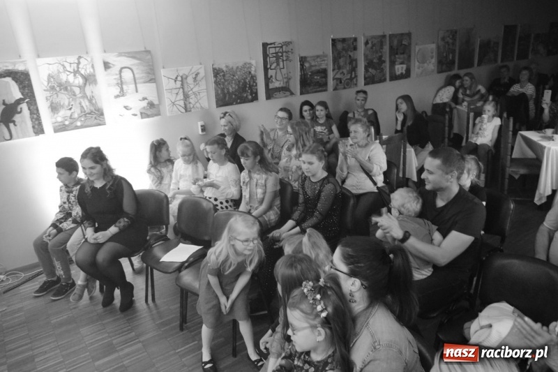 Zdjęcie w galerii na portalu naszraciborz.pl: Dla Ciebie Mamo w Kuźni Kultury  wiadomości z regionu