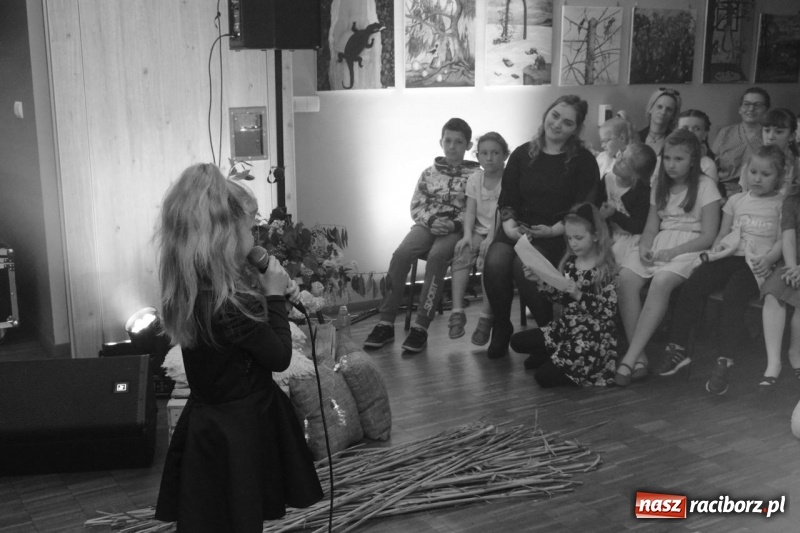 Zdjęcie w galerii na portalu naszraciborz.pl: Dla Ciebie Mamo w Kuźni Kultury  wiadomości z regionu