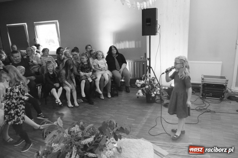 Zdjęcie w galerii na portalu naszraciborz.pl: Dla Ciebie Mamo w Kuźni Kultury  wiadomości z regionu