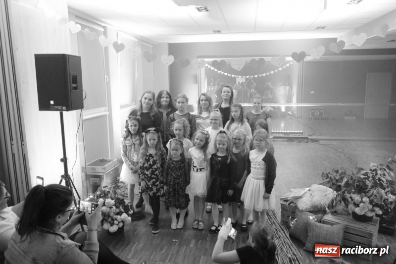 Zdjęcie w galerii na portalu naszraciborz.pl: Dla Ciebie Mamo w Kuźni Kultury  wiadomości z regionu