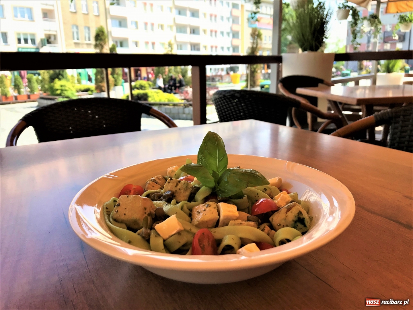 Zdjęcie w galerii na portalu naszraciborz.pl: Szpinakowe tagliatelle od Braxtonu  wiadomości z regionu