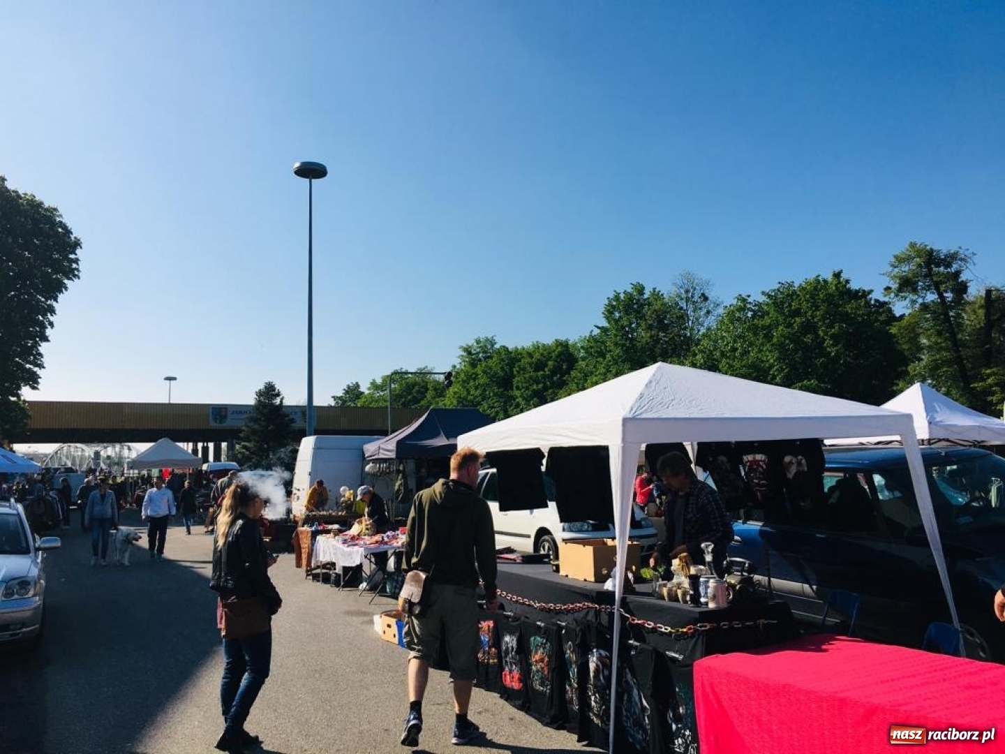 Zdjęcie w galerii na portalu naszraciborz.pl: Ruszył dwudniowy jarmark w Chałupkach  wiadomości z regionu