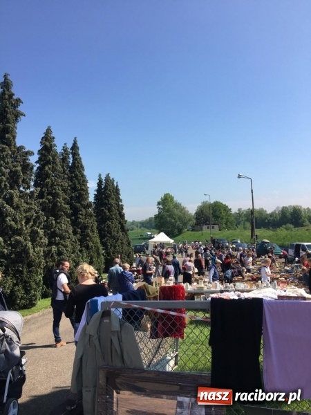 Zdjęcie w galerii na portalu naszraciborz.pl: Ruszył dwudniowy jarmark w Chałupkach  wiadomości z regionu