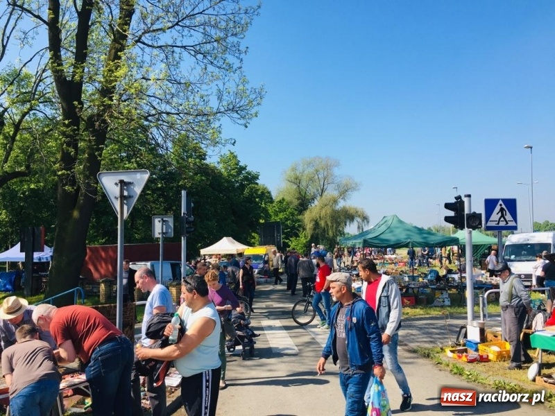 Zdjęcie w galerii na portalu naszraciborz.pl: Ruszył dwudniowy jarmark w Chałupkach  wiadomości z regionu