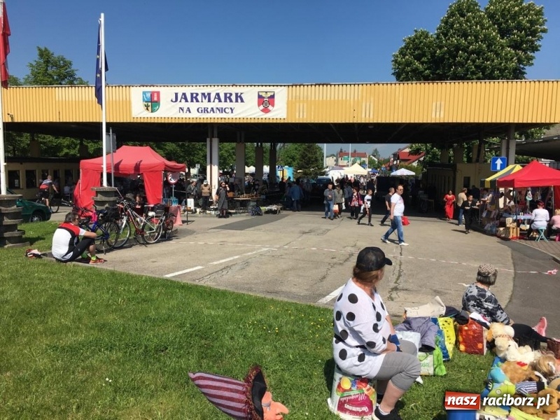 Zdjęcie w galerii na portalu naszraciborz.pl: Ruszył dwudniowy jarmark w Chałupkach  wiadomości z regionu