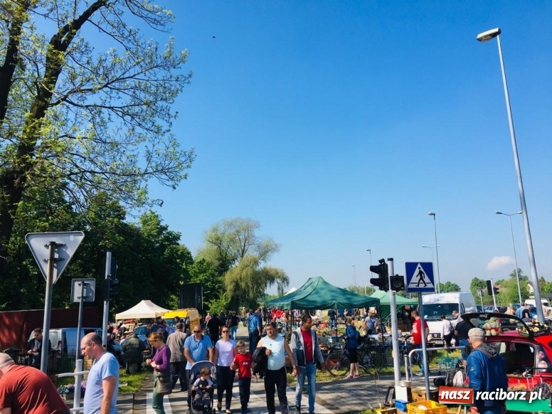 Zdjęcie w galerii na portalu naszraciborz.pl: Ruszył dwudniowy jarmark w Chałupkach  wiadomości z regionu