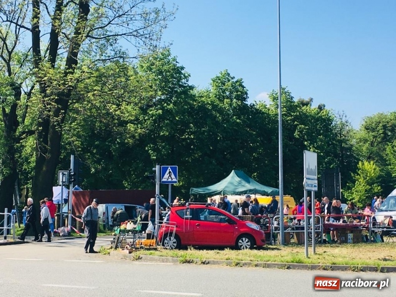 Zdjęcie w galerii na portalu naszraciborz.pl: Ruszył dwudniowy jarmark w Chałupkach  wiadomości z regionu