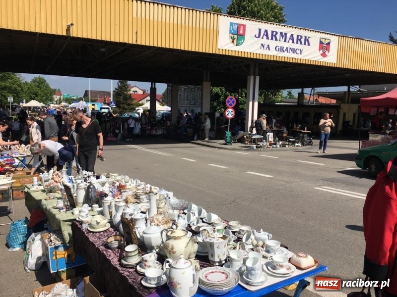 Zdjęcie w galerii na portalu naszraciborz.pl: Ruszył dwudniowy jarmark w Chałupkach  wiadomości z regionu