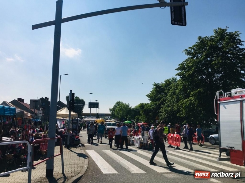 Zdjęcie w galerii na portalu naszraciborz.pl: Ruszył dwudniowy jarmark w Chałupkach  wiadomości z regionu
