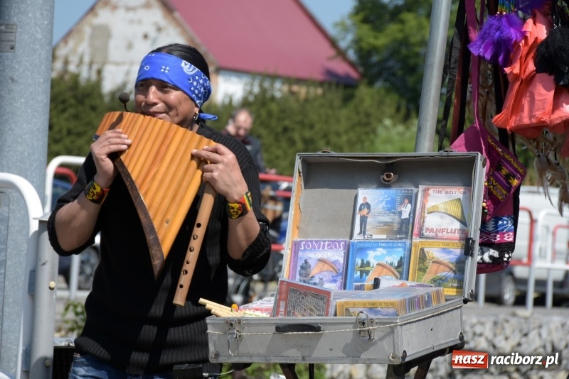 Zdjęcie w galerii na portalu naszraciborz.pl: Ruszył dwudniowy jarmark w Chałupkach  wiadomości z regionu