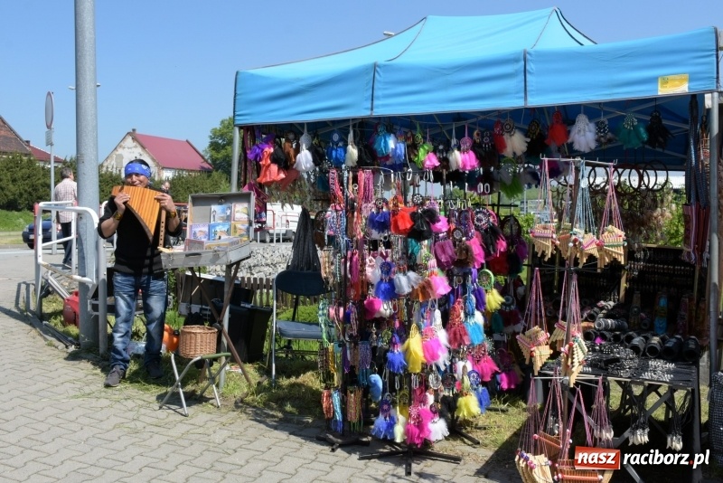 Zdjęcie w galerii na portalu naszraciborz.pl: Ruszył dwudniowy jarmark w Chałupkach  wiadomości z regionu
