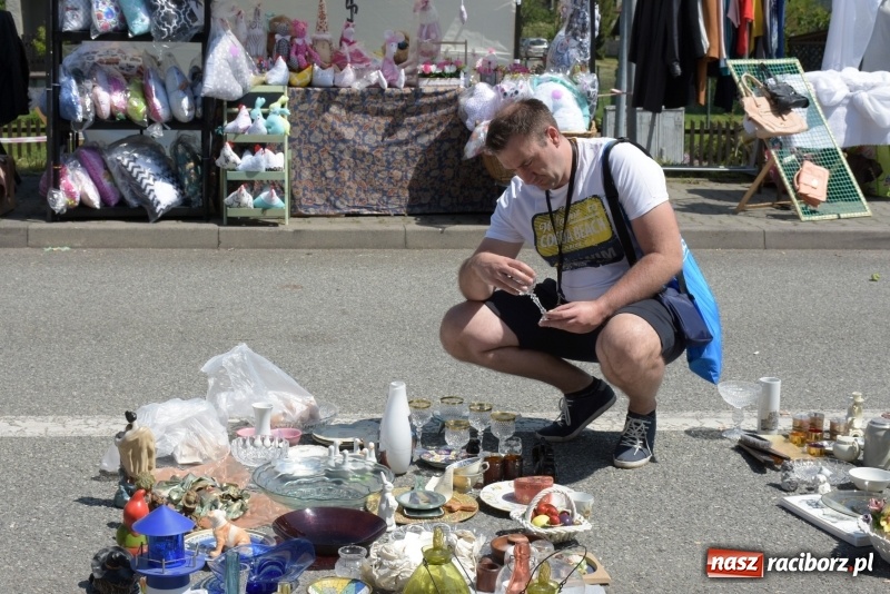 Zdjęcie w galerii na portalu naszraciborz.pl: Ruszył dwudniowy jarmark w Chałupkach  wiadomości z regionu