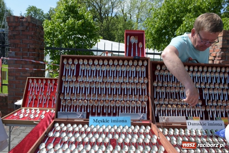 Zdjęcie w galerii na portalu naszraciborz.pl: Ruszył dwudniowy jarmark w Chałupkach  wiadomości z regionu