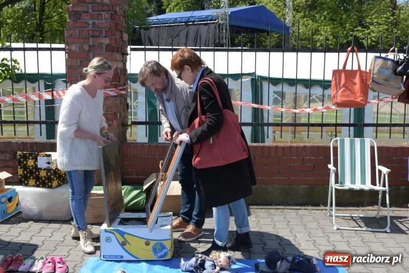 Zdjęcie w galerii na portalu naszraciborz.pl: Ruszył dwudniowy jarmark w Chałupkach  wiadomości z regionu