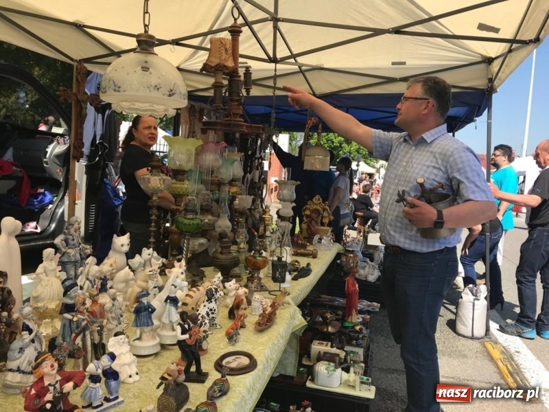 Zdjęcie w galerii na portalu naszraciborz.pl: Ruszył dwudniowy jarmark w Chałupkach  wiadomości z regionu