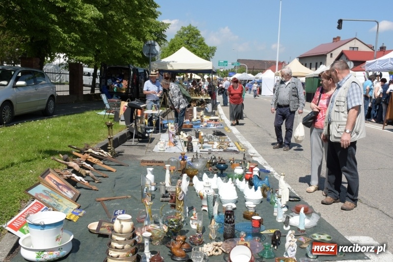 Zdjęcie w galerii na portalu naszraciborz.pl: Ruszył dwudniowy jarmark w Chałupkach  wiadomości z regionu