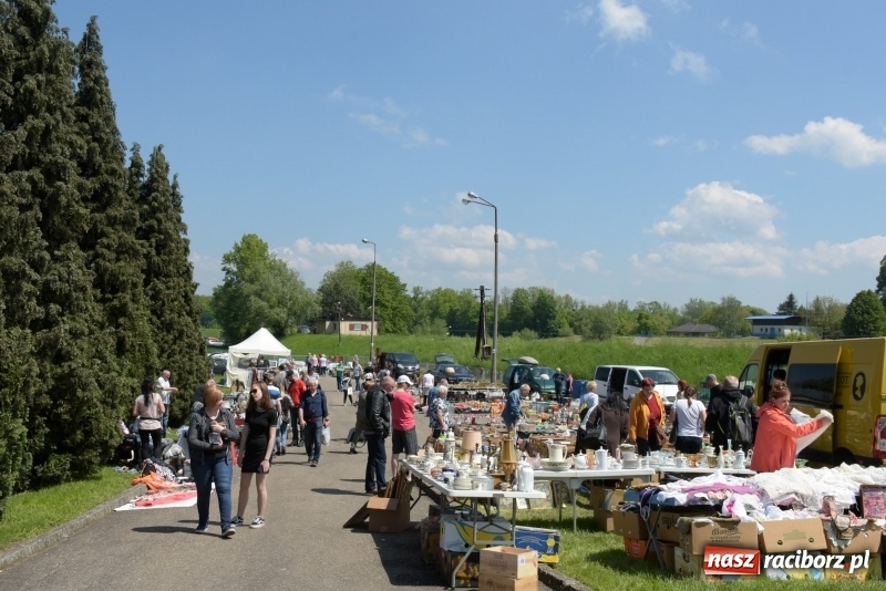 Zdjęcie w galerii na portalu naszraciborz.pl: Ruszył dwudniowy jarmark w Chałupkach  wiadomości z regionu
