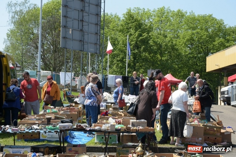 Zdjęcie w galerii na portalu naszraciborz.pl: Ruszył dwudniowy jarmark w Chałupkach  wiadomości z regionu