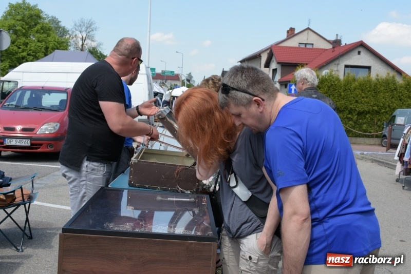 Zdjęcie w galerii na portalu naszraciborz.pl: Ruszył dwudniowy jarmark w Chałupkach  wiadomości z regionu