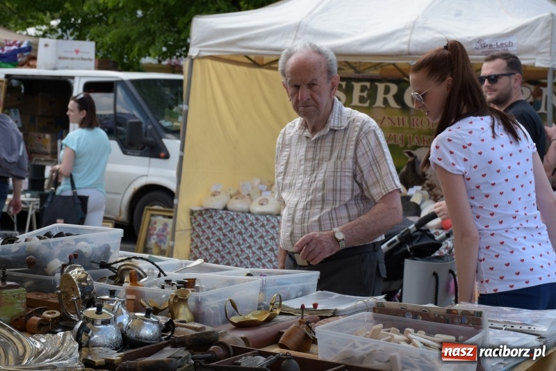 Zdjęcie w galerii na portalu naszraciborz.pl: Ruszył dwudniowy jarmark w Chałupkach  wiadomości z regionu