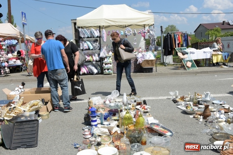 Zdjęcie w galerii na portalu naszraciborz.pl: Ruszył dwudniowy jarmark w Chałupkach  wiadomości z regionu