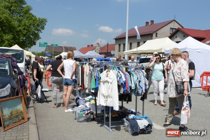 Zdjęcie w galerii na portalu naszraciborz.pl: Ruszył dwudniowy jarmark w Chałupkach  wiadomości z regionu