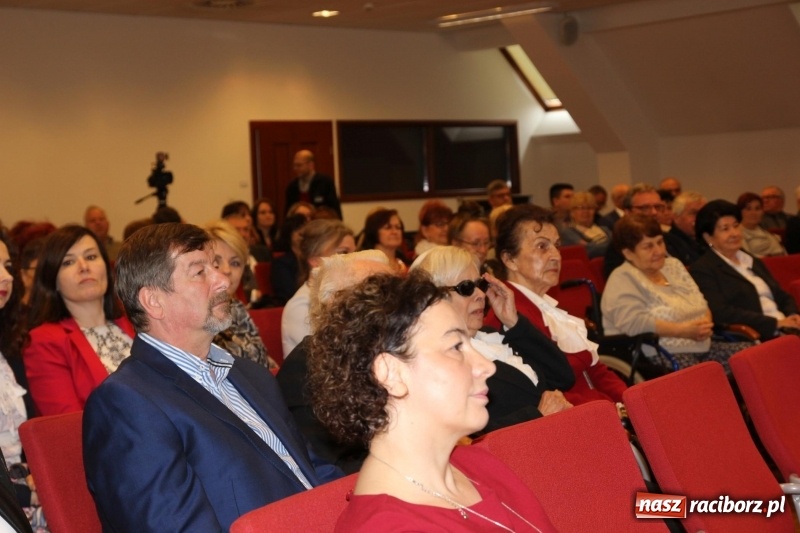 Zdjęcie w galerii na portalu naszraciborz.pl: 100-lecie służb sanitarnych w Polsce. Konferencja na zamku wiadomości z regionu