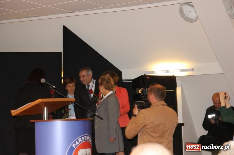 Zdjęcie w galerii na portalu naszraciborz.pl: 100-lecie służb sanitarnych w Polsce. Konferencja na zamku wiadomości z regionu